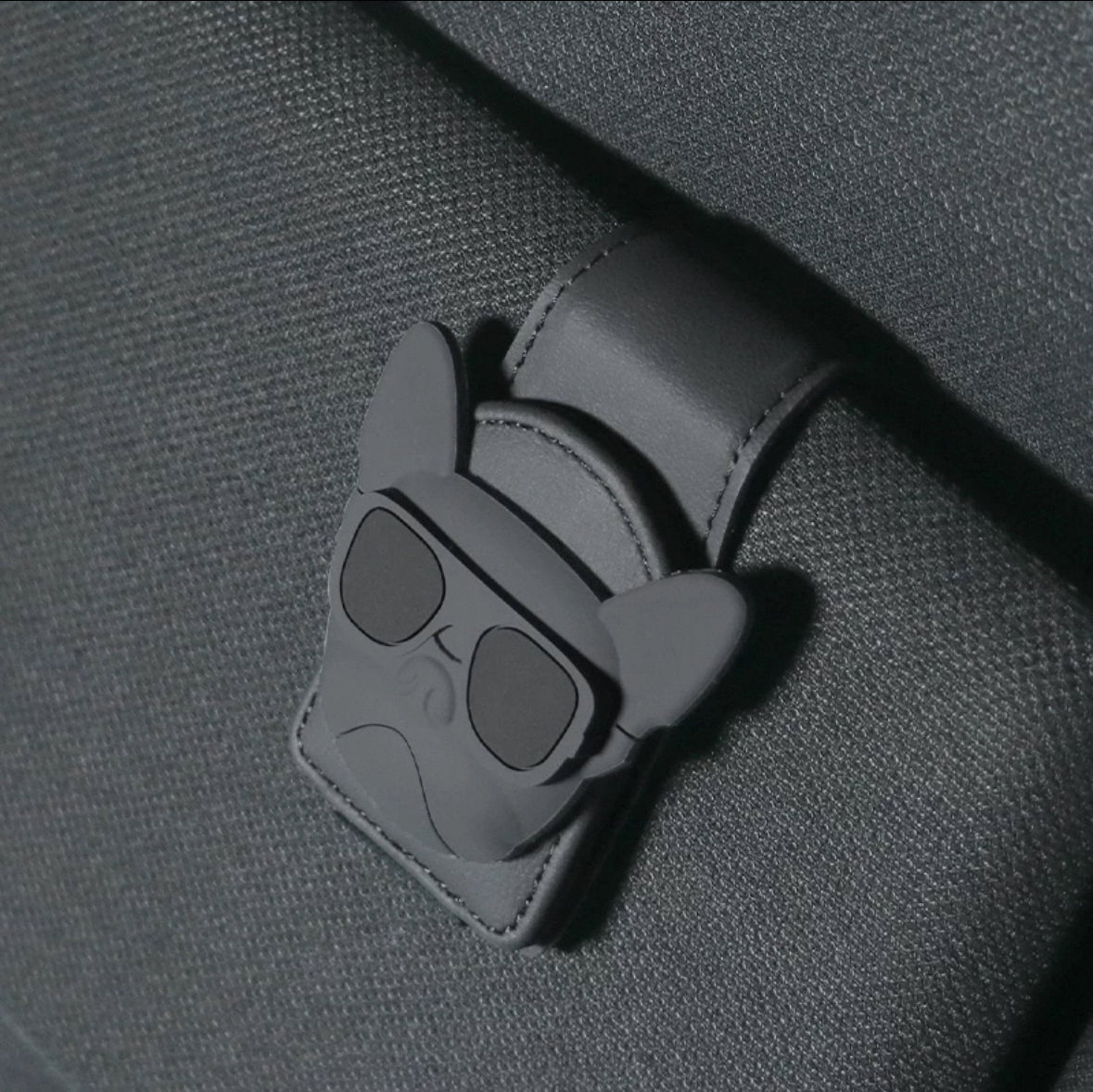 【OULA】Car glasses clip car sunshade storage clip glasses holder personality car interior hanging sunglasses sunglasses clip card clip